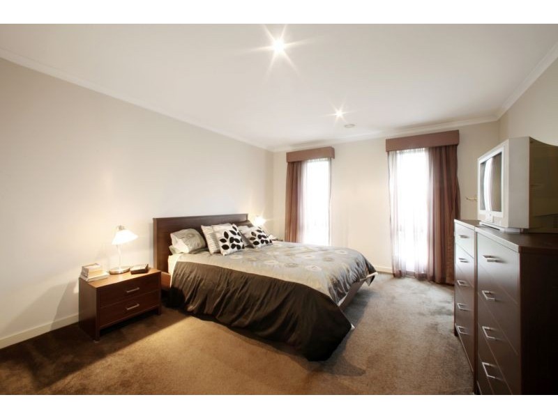 35 Sovereign Manors Crescent, Rowville VIC 3178