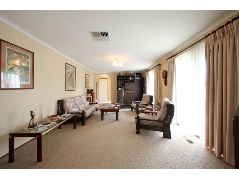 22 Loxton Avenue, Wantirna South VIC 3152