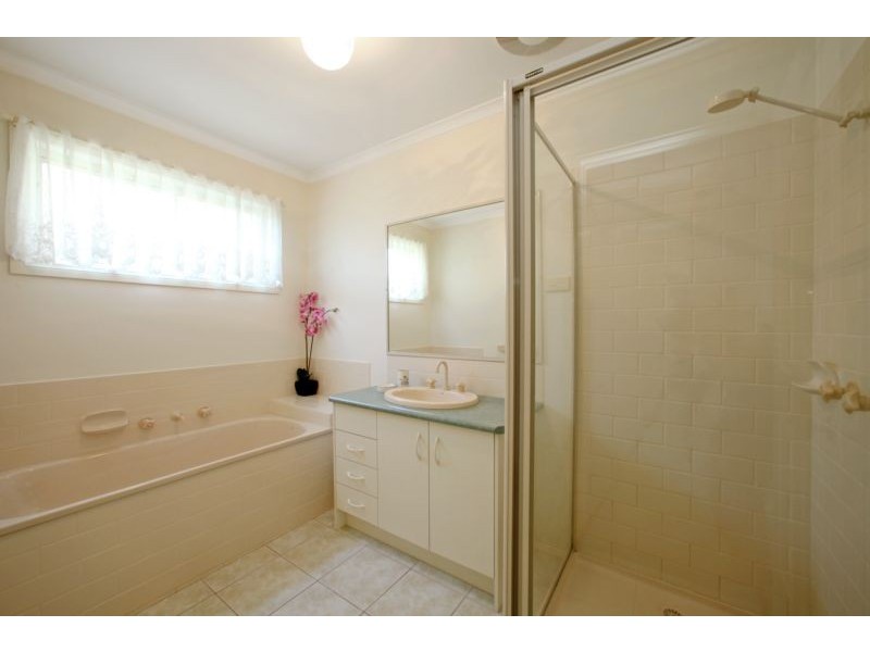 4 Jenna Court, Rowville VIC 3178