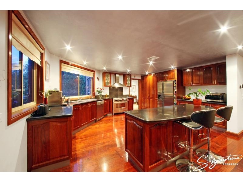 24 Palm Court, Lysterfield VIC 3156