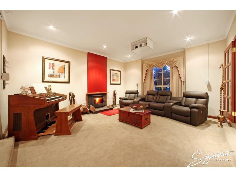 24 Palm Court, Lysterfield VIC 3156