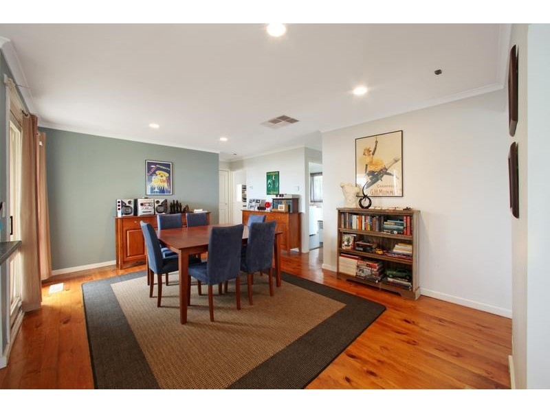 1/16 Mantung Crescent, Rowville VIC 3178