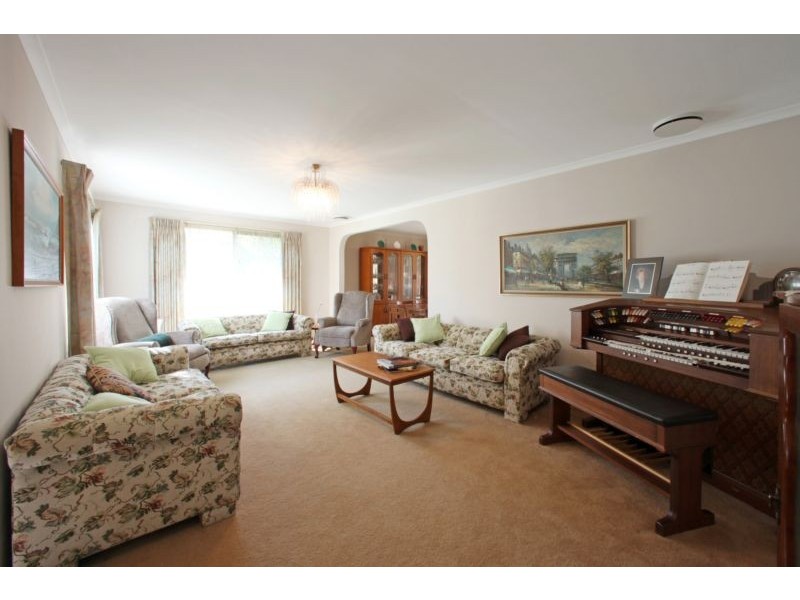 21 Halsbury Drive, Rowville VIC 3178