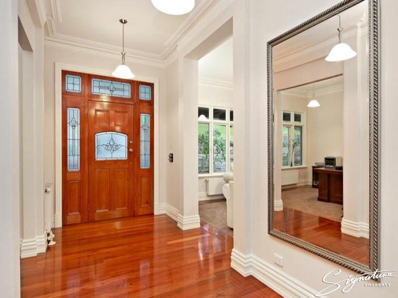 183 Emerald-Monbulk Road, The Patch VIC 3792