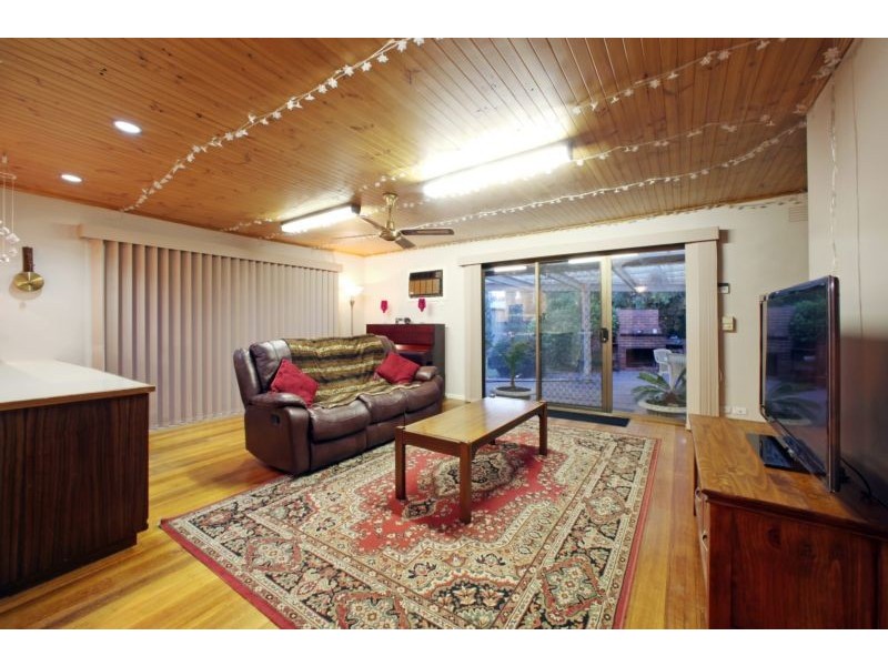 64 King Parade, Knoxfield VIC 3180