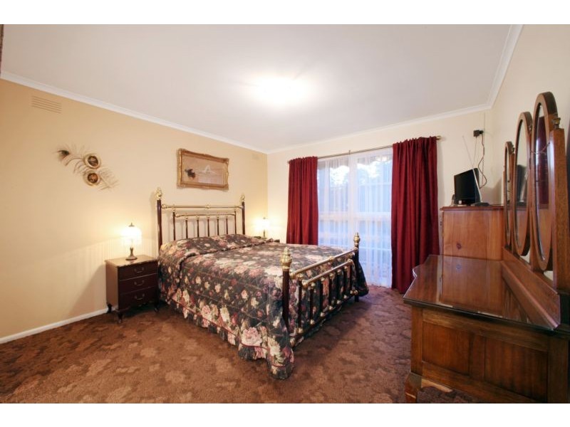 64 King Parade, Knoxfield VIC 3180