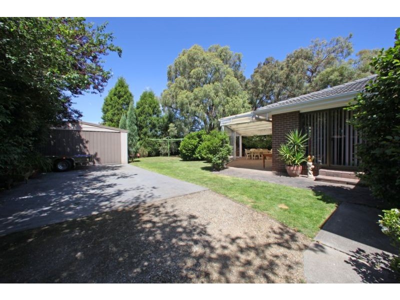 64 King Parade, Knoxfield VIC 3180