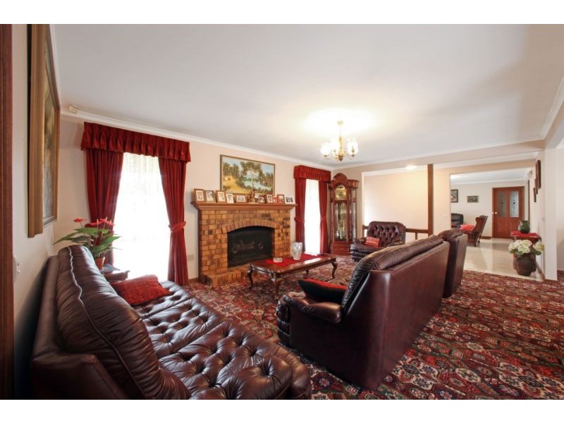 4 Rigby Mews, Rowville VIC 3178