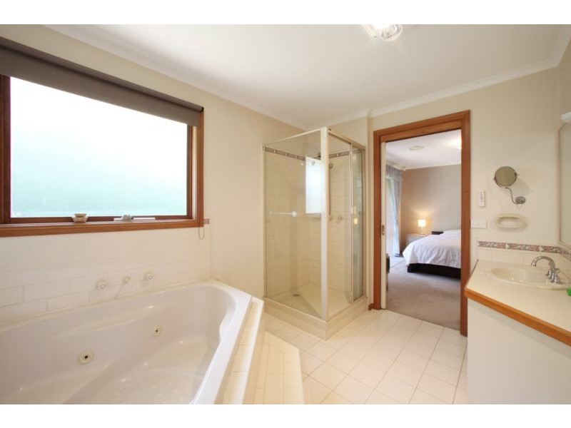 1 Dandelion Drive, Rowville VIC 3178