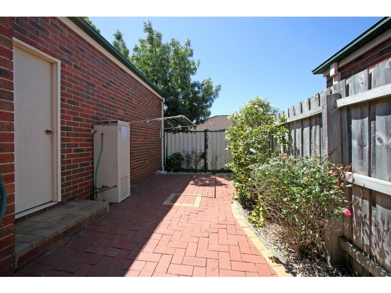 1/2 Karoo Road, Rowville VIC 3178