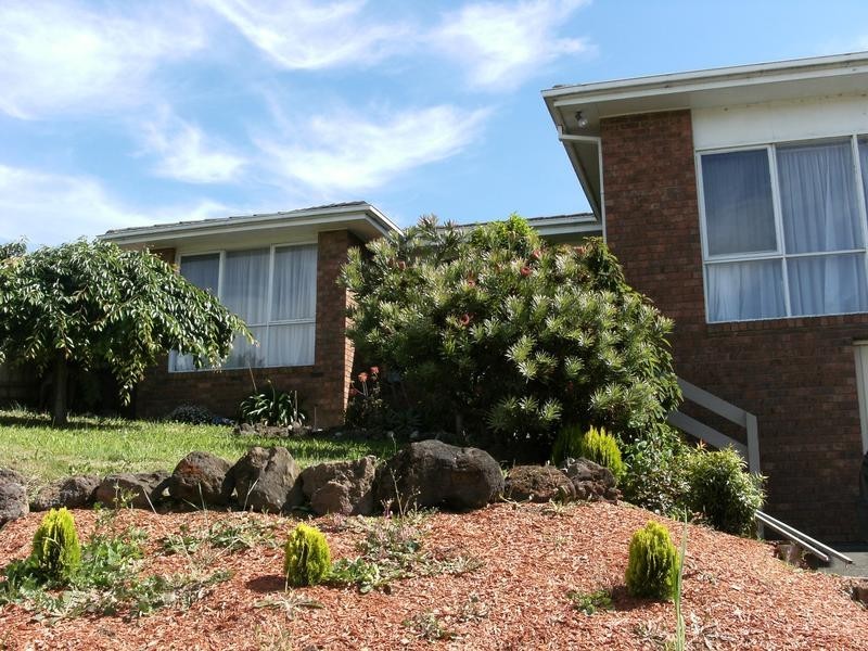 11 Brack Crt, Mooroolbark VIC 3138