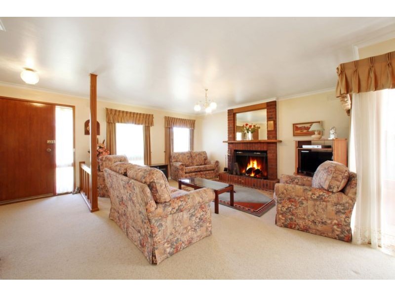 67 Mantung Crescent, Rowville VIC 3178
