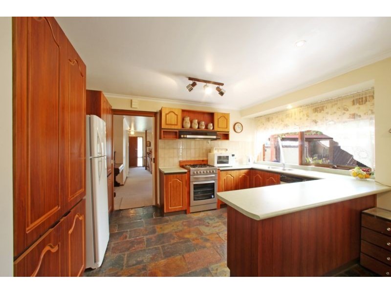 67 Mantung Crescent, Rowville VIC 3178