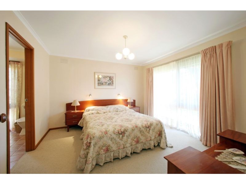 67 Mantung Crescent, Rowville VIC 3178
