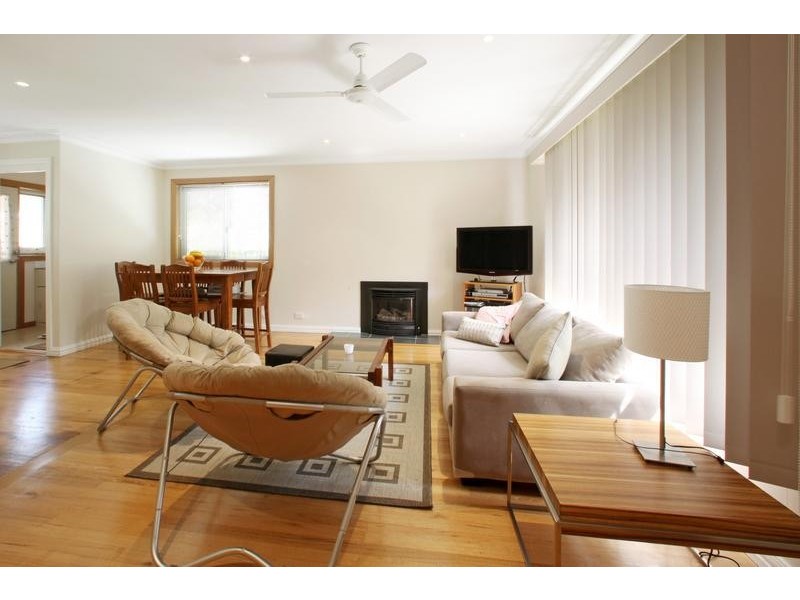 16 Norma Crescent South, Knoxfield VIC 3180