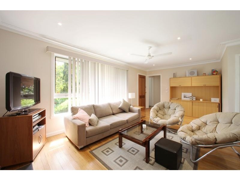 16 Norma Crescent South, Knoxfield VIC 3180