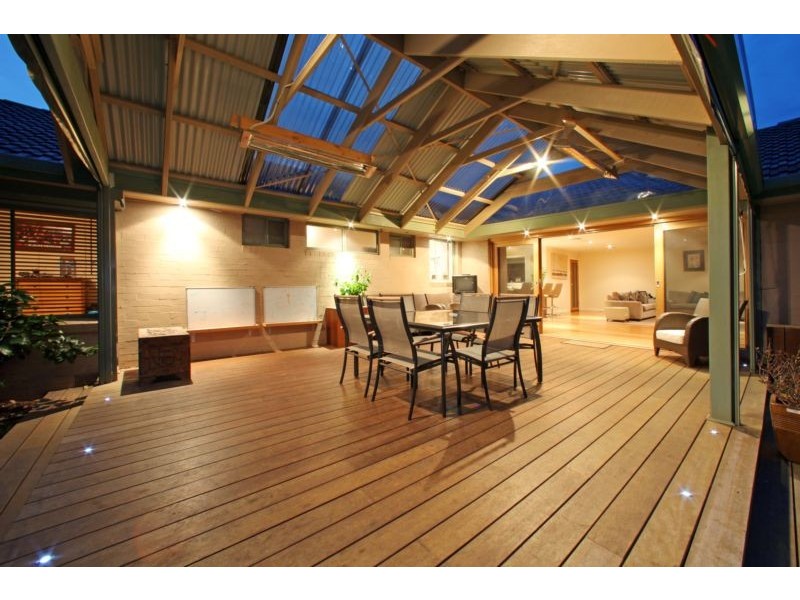 5 Holme Road, Ferntree Gully VIC 3156