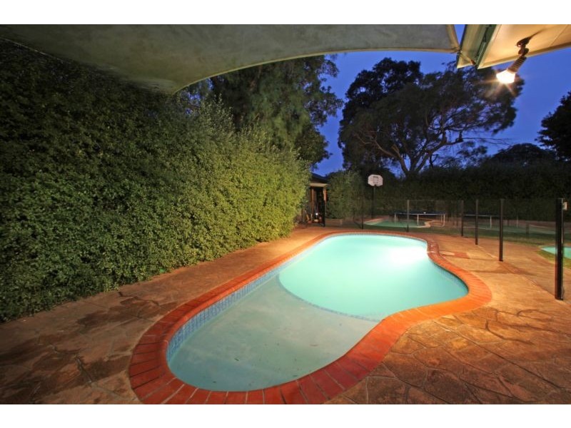 5 Holme Road, Ferntree Gully VIC 3156