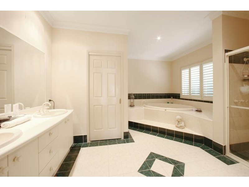 2 Stonnington Court, Lysterfield VIC 3156