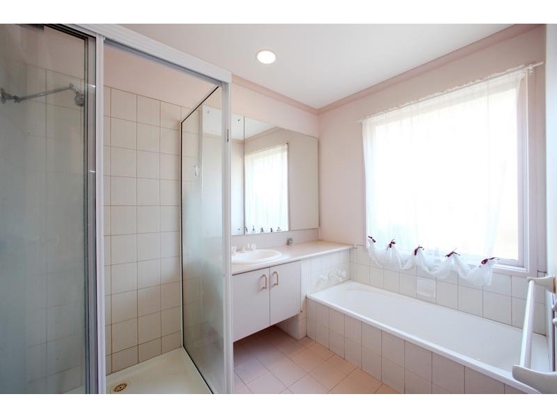 4 Morton Place, Rowville VIC 3178
