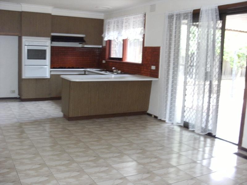 7 Radleigh Drive, Wheelers Hill VIC 3150