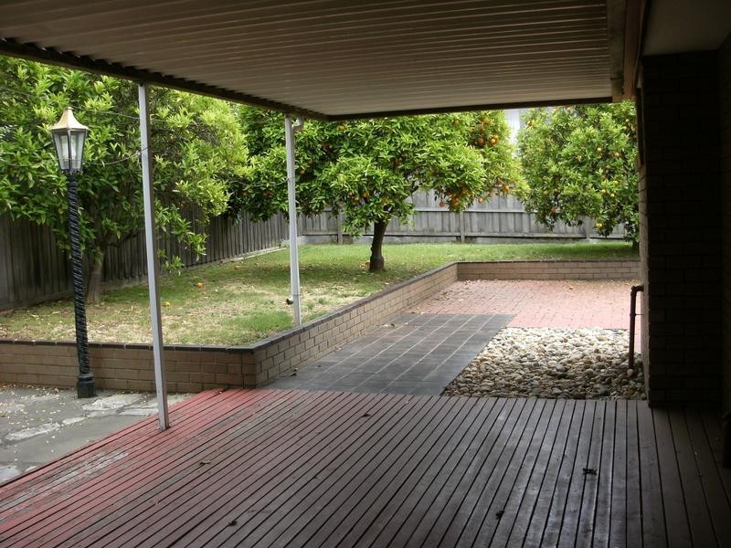 7 Radleigh Drive, Wheelers Hill VIC 3150