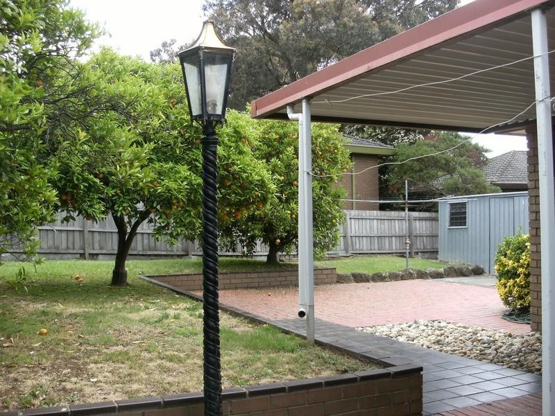 7 Radleigh Drive, Wheelers Hill VIC 3150