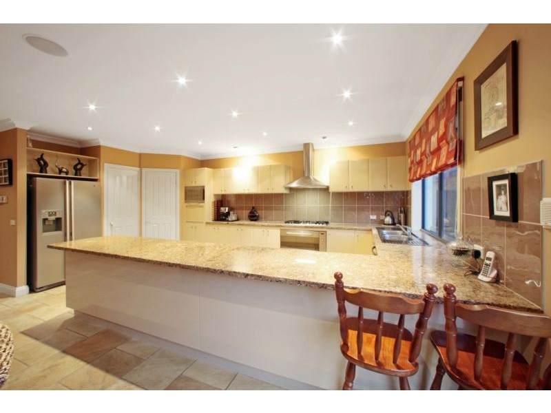 30 Langhorne Crescent, Rowville VIC 3178