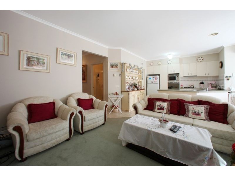 27 St Laurent Rise, Knoxfield VIC 3180