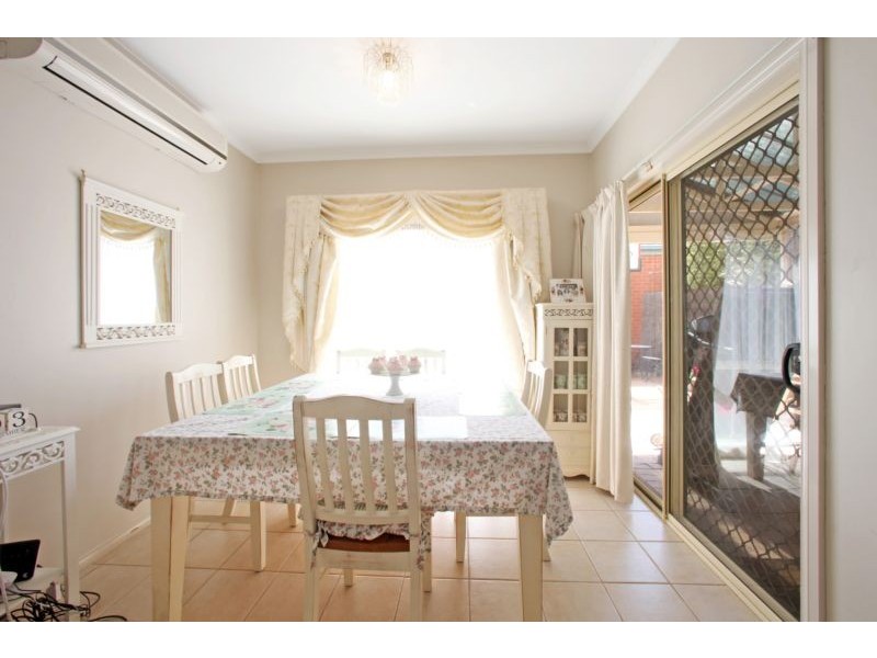 27 St Laurent Rise, Knoxfield VIC 3180