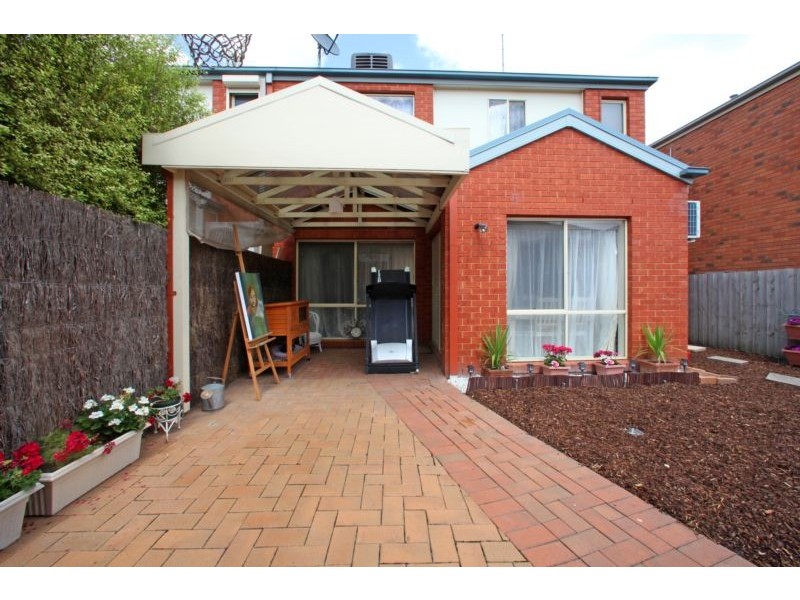 27 St Laurent Rise, Knoxfield VIC 3180