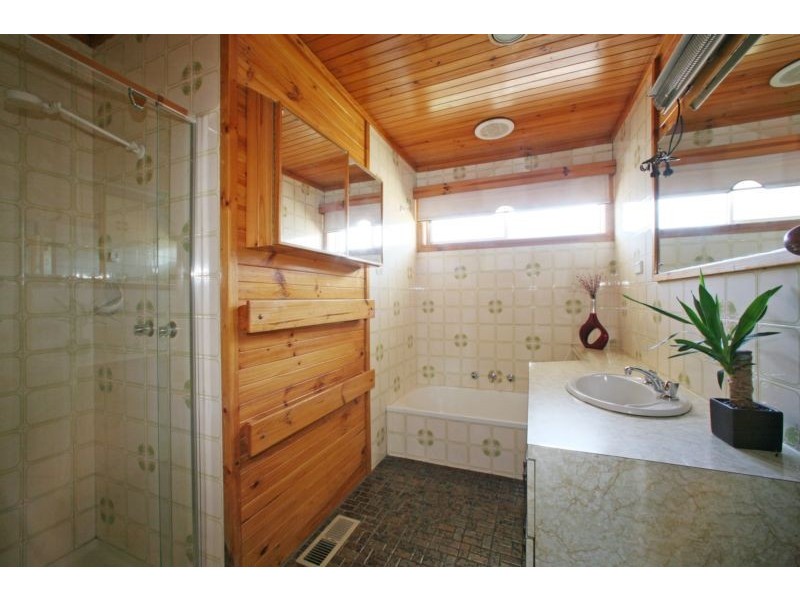 1/9 Fifth Avenue, Rowville VIC 3178