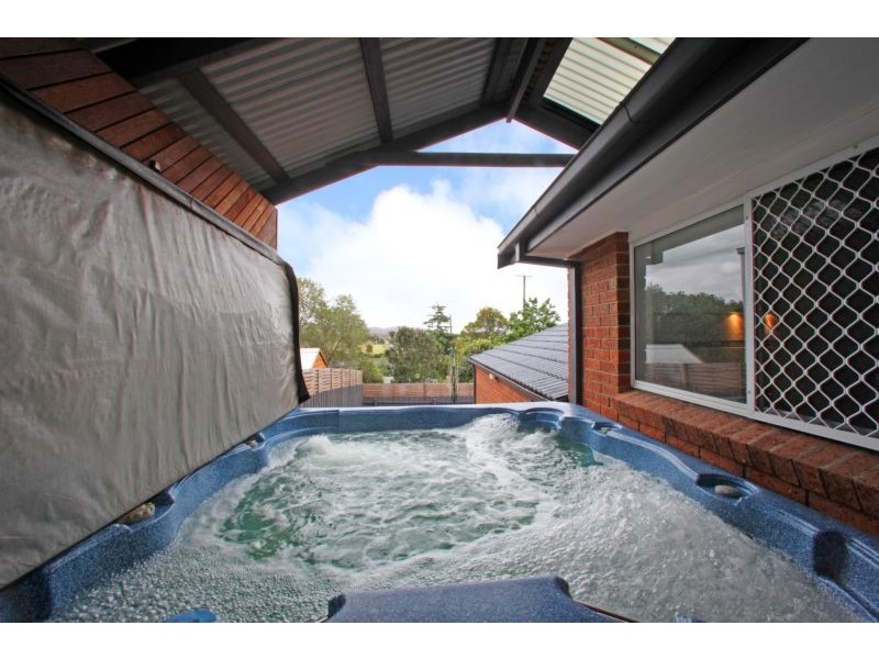 49 Ormonde Road, Ferntree Gully VIC 3156