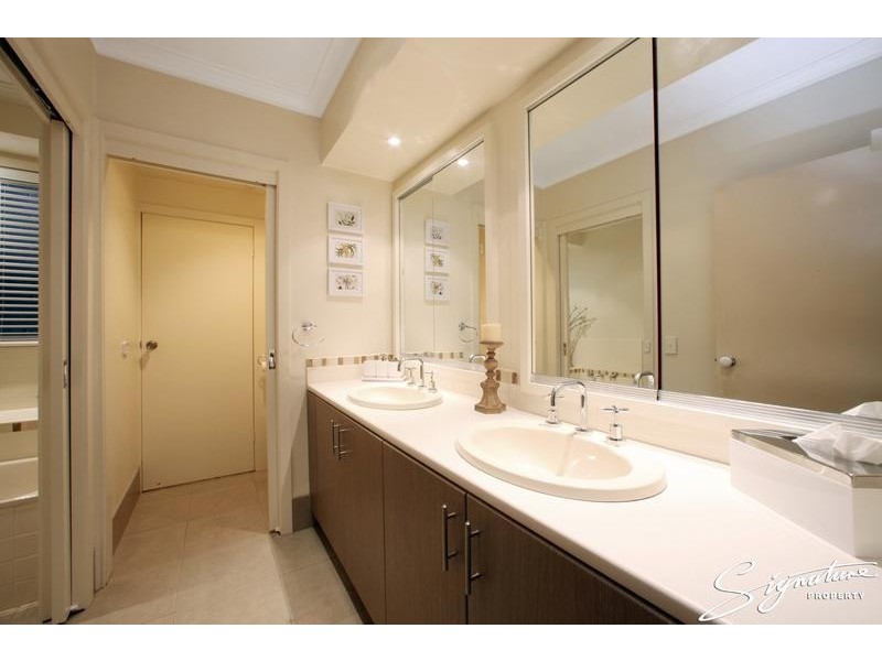 44 Murray Crescent, Rowville VIC 3178