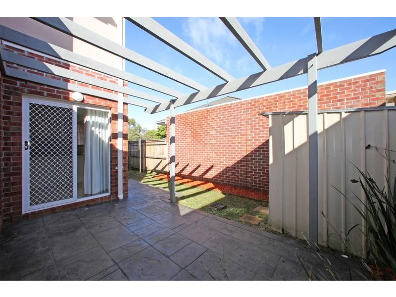 1/57 Harley St, Knoxfield VIC 3180