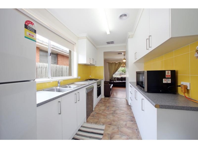 2/21 McDonald Crescent, Boronia VIC 3155