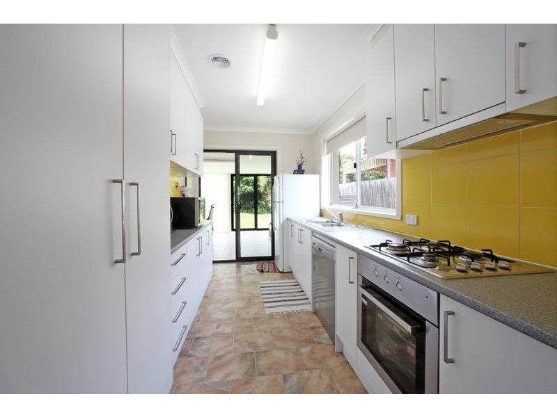 2/21 McDonald Crescent, Boronia VIC 3155