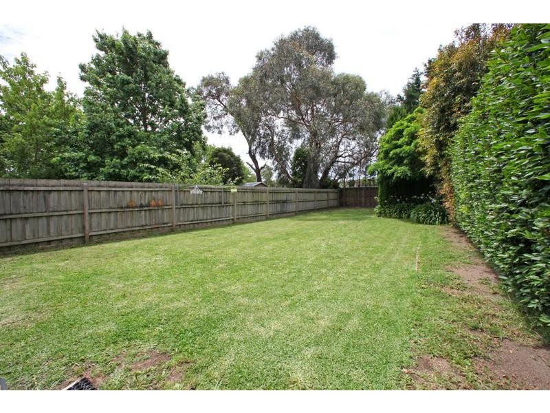 2/21 McDonald Crescent, Boronia VIC 3155