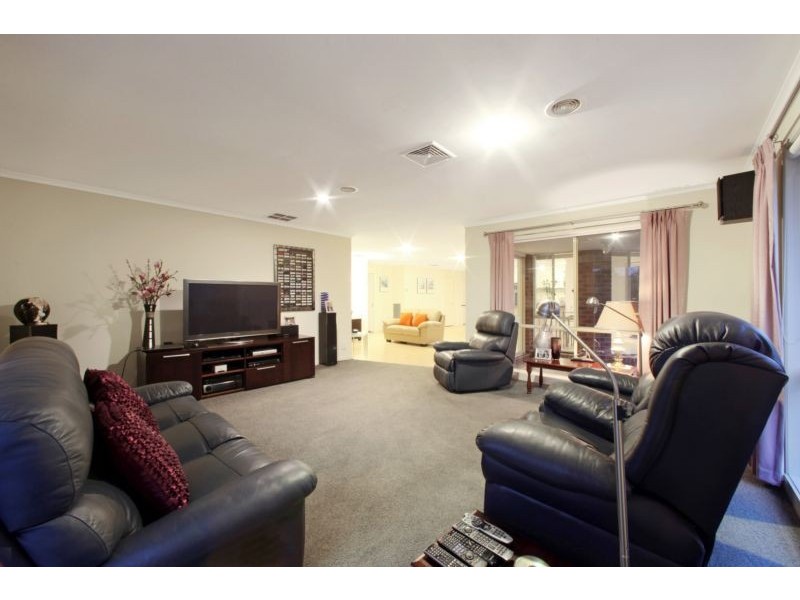 25 Ellendale Street, Rowville VIC 3178