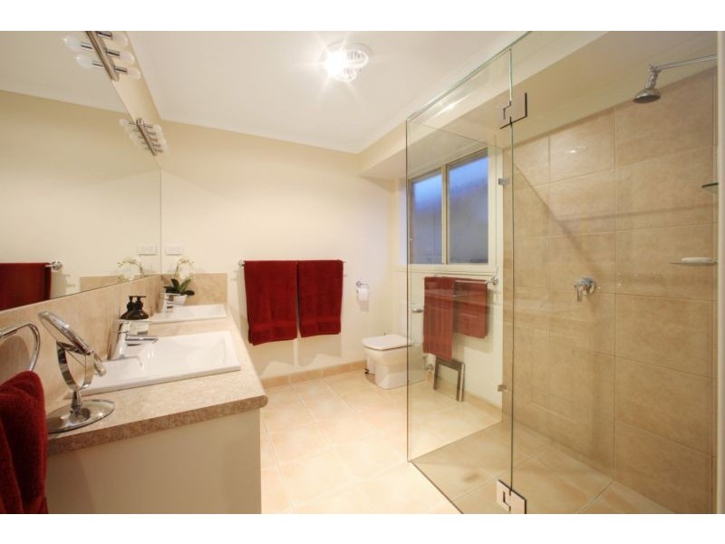 25 Ellendale Street, Rowville VIC 3178