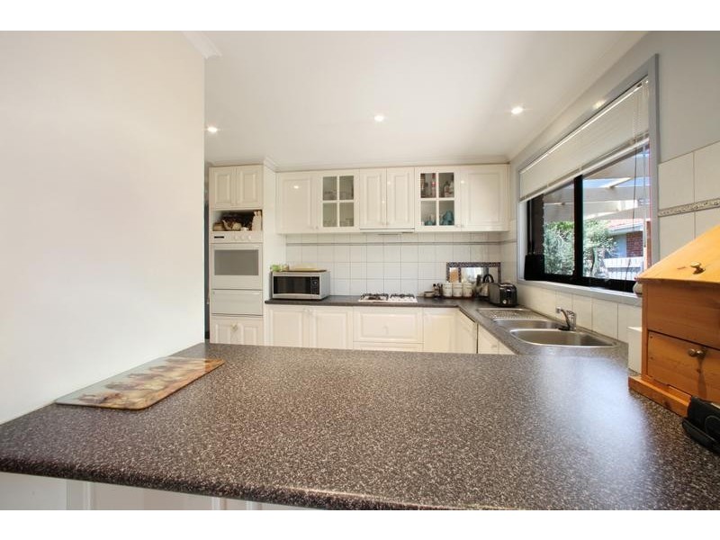 2 Humphreys Way, Rowville VIC 3178