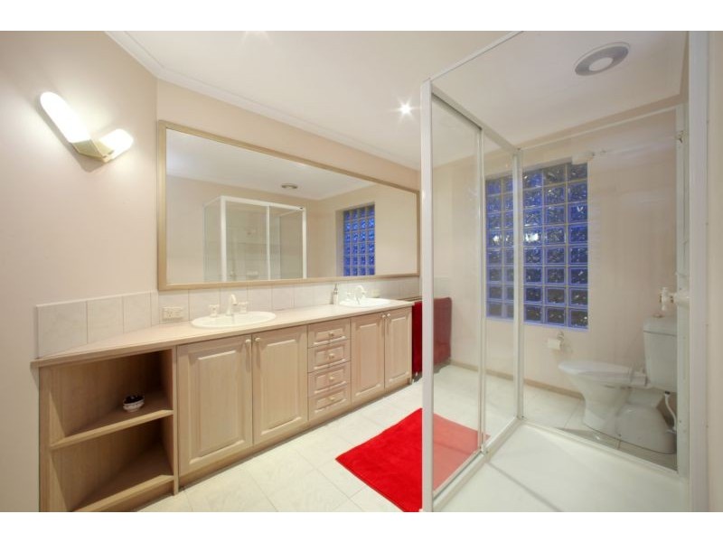 14 George Knox Drive, Rowville VIC 3178