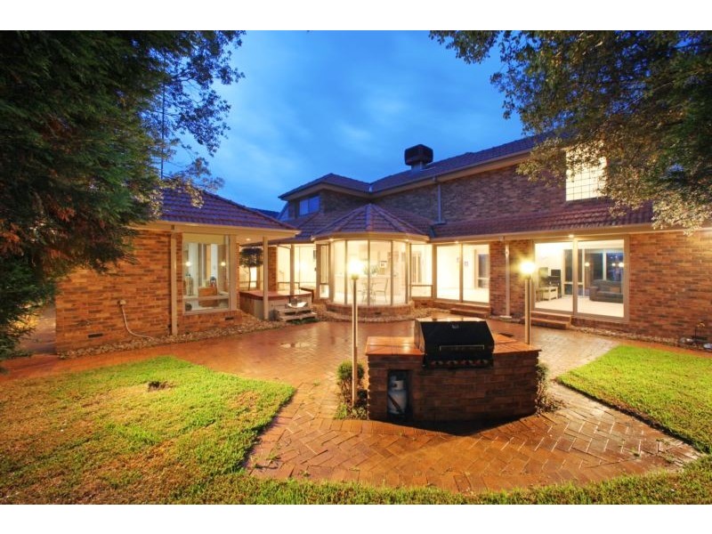 14 George Knox Drive, Rowville VIC 3178