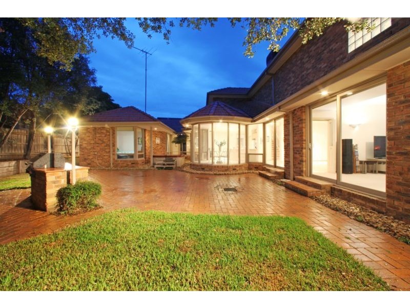 14 George Knox Drive, Rowville VIC 3178