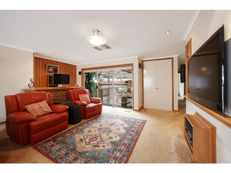 111 Bridgewater Way, Rowville VIC 3178