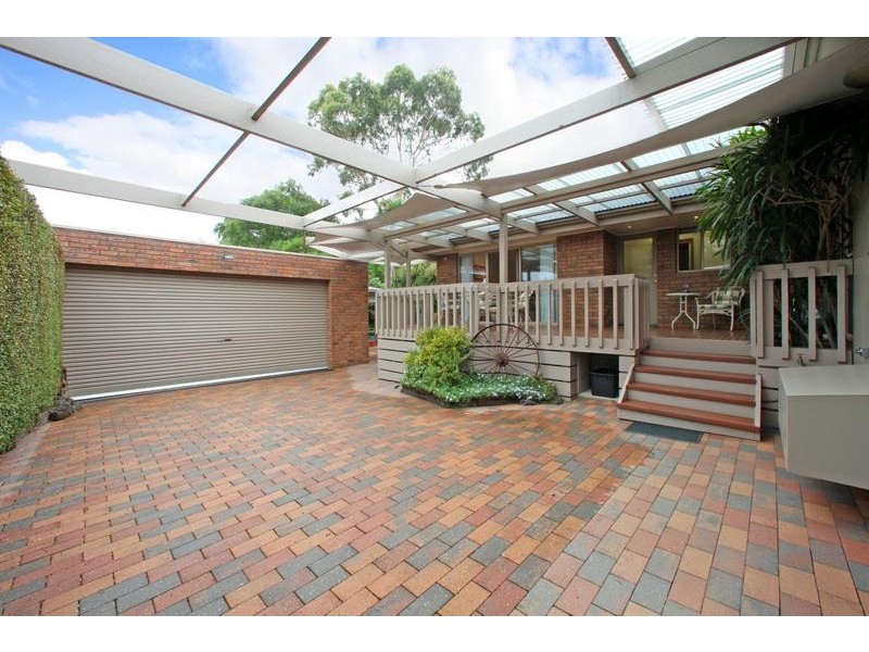 111 Bridgewater Way, Rowville VIC 3178
