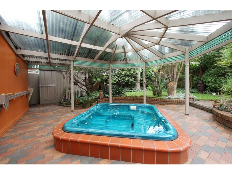 111 Bridgewater Way, Rowville VIC 3178