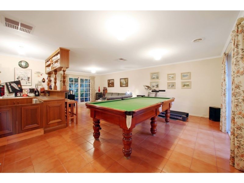 6 Waradgery Drive, Rowville VIC 3178