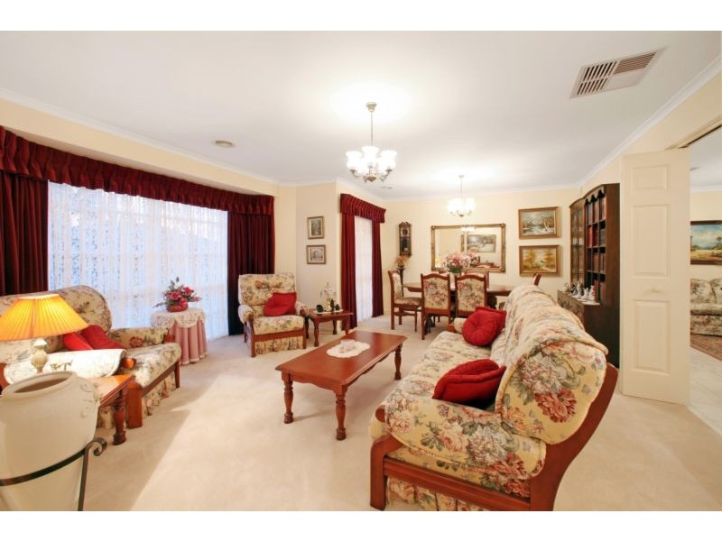 6 Waradgery Drive, Rowville VIC 3178