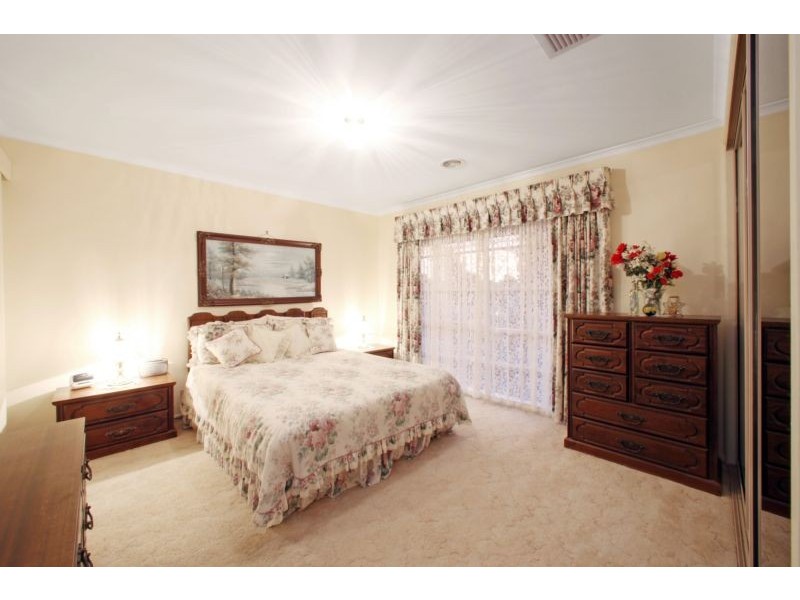 6 Waradgery Drive, Rowville VIC 3178